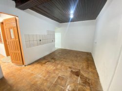 Casa com 04 dormitórios no bairro Feitoria 
