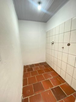 Casa com 04 dormitórios no bairro Feitoria 