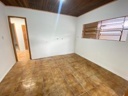Casa com 04 dormitórios no bairro Feitoria 