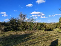 Área de terra próxima a área central da Lomba Grande 