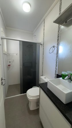 Casa com 03 dormitórios, sendo 01 suíte com closet para locação no bairro Feitoria 