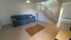 Casa com 03 dormitórios, sendo 01 suíte com closet para locação no bairro Feitoria 
