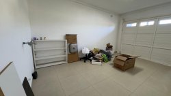 Casa com 03 dormitórios, sendo 01 suíte com closet para locação no bairro Feitoria 