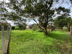 Terreno na área central de Lomba Grande 