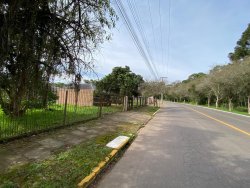 Terreno na área central de Lomba Grande 