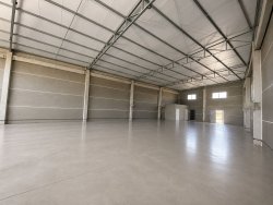 Pavilhão com 380m² no Bairro São José 