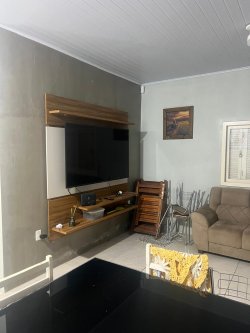 Casa com 03 dormitórios em Mariluz 