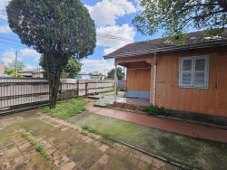 Terreno plano com chalé no bairro Liberdade 