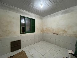 Casa com 04 dormitórios no bairro Lomba Grande 