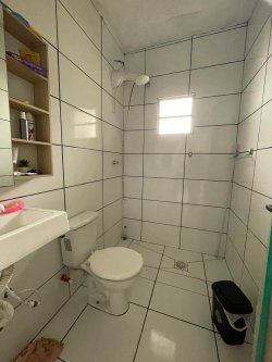 Casa com 04 dormitórios no bairro Lomba Grande 