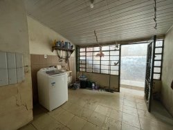 Casa com 04 dormitórios no bairro Lomba Grande 