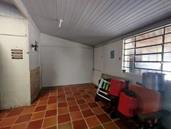 Casa com 02 dormitórios no bairro Guarani 