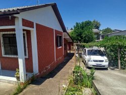 Casa com 02 dormitórios no bairro Guarani 
