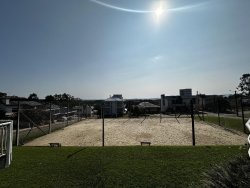 Terreno de esquina com 645m² no Condomínio Terra Verde 