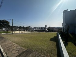 Terreno de esquina com 645m² no Condomínio Terra Verde 