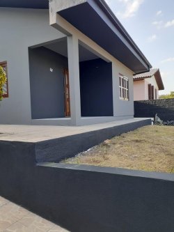 Casa com 03 dormitórios no bairro Guarani 