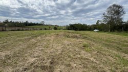Sítio de 5.894,70m² em ótima localização no bairro Lomba Grande 