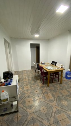 Casa com 03 dormitórios no bairro Operário 