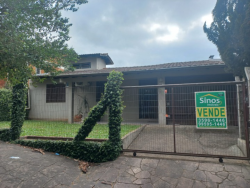 Casa com 03 dormitórios no bairro Operário 