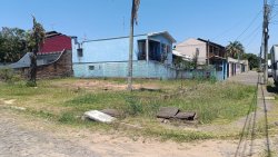 Terreno de esquina com 240m² no bairro Industrial 