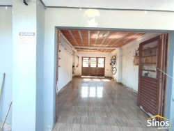 Casa com 03 dormitórios no bairro Canudos 