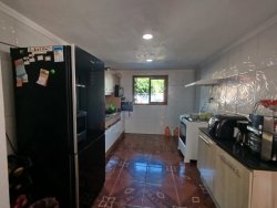 Casa com 03 dormitórios no bairro Canudos 