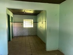 Casa com 02 dormitórios no bairro Lomba Grande 