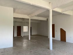Prédio comercial e residencial no bairro Lomba Grande 