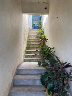 Prédio comercial e residencial no bairro Lomba Grande 