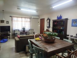 Casa com 01 suíte no bairro Vila Nova 
