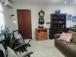 Casa com 01 suíte no bairro Vila Nova 
