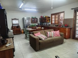 Casa com 01 suíte no bairro Vila Nova 