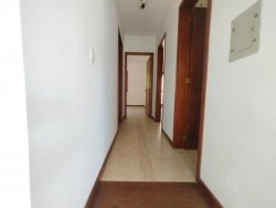 Casa com 03 dormitórios no bairro Vila Nova 