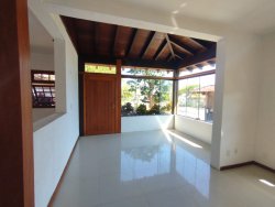 Casa com 03 dormitórios no bairro Vila Nova 