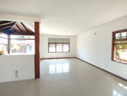Casa com 03 dormitórios no bairro Vila Nova 