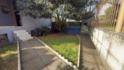 Sobrado com 04 dormitórios no bairro Feitoria Seller 