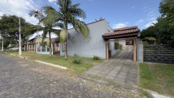 Sobrado com 04 dormitórios no bairro Feitoria Seller 