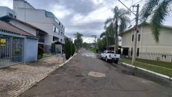 Sobrado com 03 dormitórios no bairro Boa Vista 