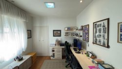 Casa com 03 dormitórios no bairro Hamburgo Velho 