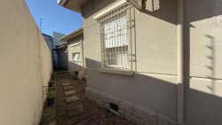 Casa com 03 dormitórios no bairro Hamburgo Velho 
