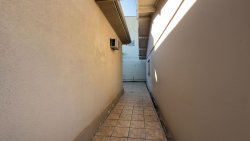 Casa com 03 dormitórios no bairro Hamburgo Velho 