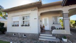 Casa com 03 dormitórios no bairro Hamburgo Velho 