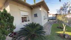 Casa com 03 dormitórios no bairro Hamburgo Velho 