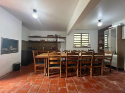 Casa com 04 dormitórios no bairro Guarani  