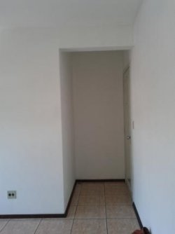 Apartamento com 02 dormitórios no Edifício Ilha Bela 