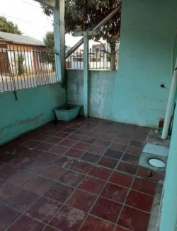 Terreno com 03 casas no loteamento Flor do Vale 