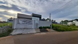 Casa com 02 dormitórios, sendo 01 suíte na Chácara Hamburguesa 