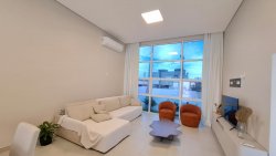 Casa com 02 dormitórios, sendo 01 suíte na Chácara Hamburguesa 