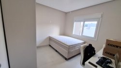 Casa com 02 dormitórios, sendo 01 suíte na Chácara Hamburguesa 