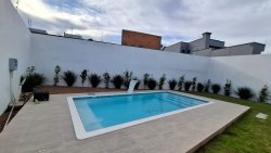 Casa com 02 dormitórios, sendo 01 suíte na Chácara Hamburguesa 